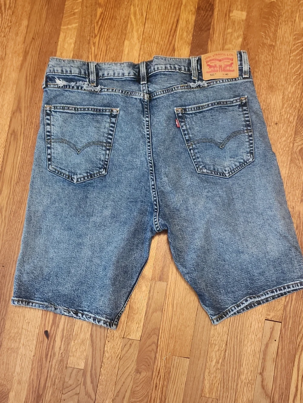 Levis 5 Pocket 511 Jeans Shorts (40)
